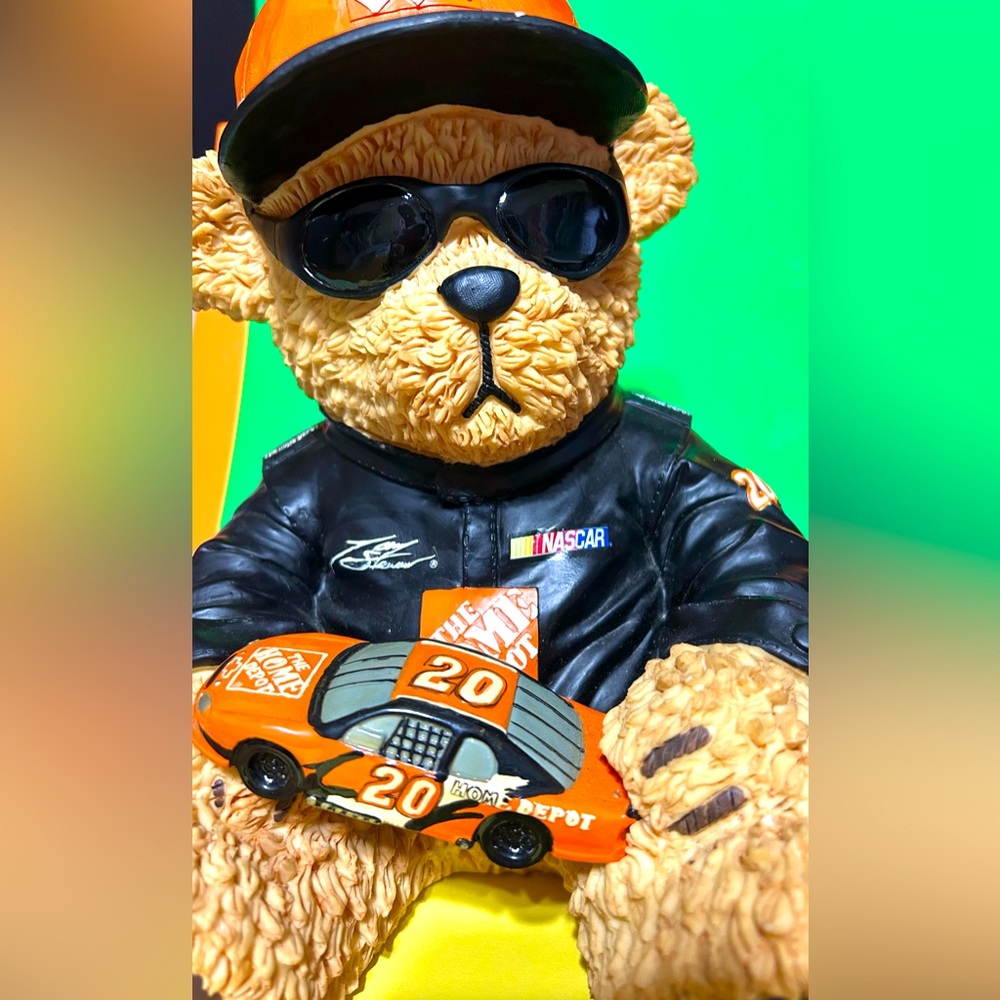 Memorabilia NASCAR #20 Retired Tony Stewart Home Depot Bear - Picture 2 of 2